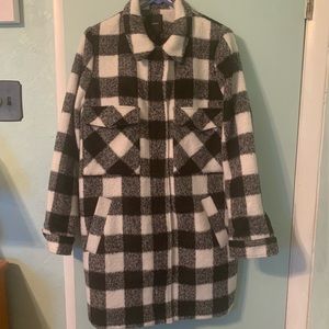 F21 BLACK & WHITE CHECK COAT
